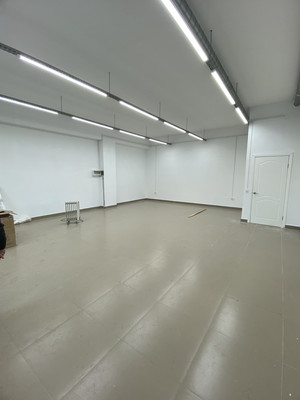 Снять  помещение свободного назначения